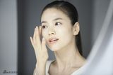 组图：韩国美女宋慧乔广告写真 肌肤水嫩光洁