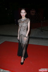 组图：傅嘉莉自曝遇陌生男跟踪减少夜晚外出