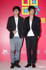 组图：纪文蕙大婚性感露半球 曾之乔杨佑宁也想婚