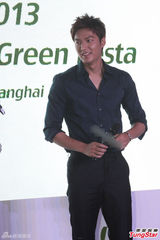 组图：韩星李敏镐上演神速变装 秀中文获赞许