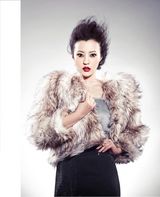 高清组图： 郝蕾时尚写真将风格坚持到底 