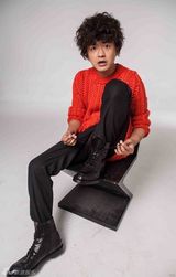 组图：包贝尔搞怪再升级 假发出镜爆笑