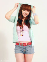 高清：柳岩清丽写真曝光 青春动感亲善开朗