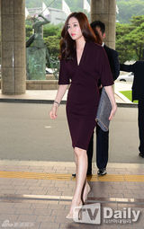 组图：韩惠珍嫁小8岁球员寄诚庸 朴泰桓等道贺