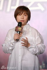 组图：李宇春续约天娱 推出新歌《序幕》