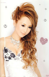 幻灯图集：桃华绘里秀时尚卷发