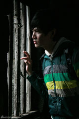 组图：鲍春来赴海南拍摄清新阳光写真