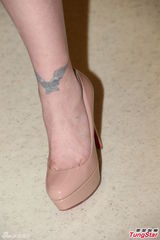 组图：路嘉怡宣传《不爱会死》分享爱情态度