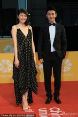 组图：日本女星长泽雅美吊带黑裙 笑容羞涩可爱