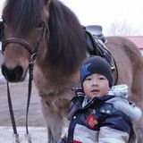 组图：郭涛爱子石头成长相册 小大人纯爷们儿