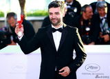 组图：戛纳电影节颁奖礼 获奖者亮相笑容洋溢