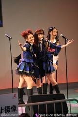 组图：AKB48北京开唱 众萝莉火辣短裙活力四射