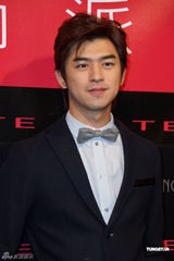 组图：陈柏霖鼓励选手自信 理想情人要独一无二