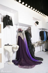 高清图：时尚芭莎助阵北京台春晚 黄晓明造型出位 