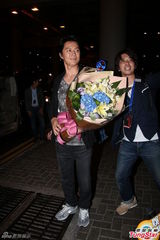 组图：福山雅治亲民到港 为主演电影宣传