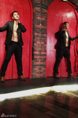 组图：顾又铭时尚大片半裸出镜释放魅惑之美