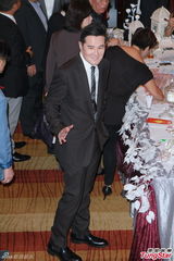 组图：曾志伟小儿子大婚众星捧场 现场豪送钻石