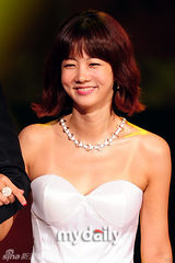 组图：金元俊Narsha等出席第39届韩国广播颁奖礼