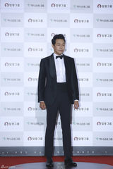 独家高清：群星闪耀大钟奖红毯 俊男靓女秒菲林