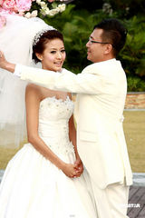 高清：陈国邦迎娶罗敏庄现场洒泪 众无线艺人道贺