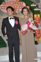 组图：谢婷婷安志杰甜蜜秀 对霆锋柏芝复合不表态