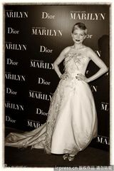 组图：《我与梦露》巴黎首映 威廉姆斯粉红佳人