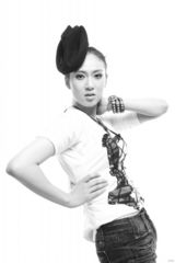 幻灯图：赵柯变身“默片名伶” 黑白绽放东方美 