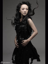 幻灯：罗海琼写真 褪去知性张扬自我