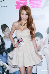 组图：《喜爱夜蒲2》频频庆功 连诗雅不担心被非礼