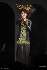 组图：苏永康香港开唱众星捧场 与钟镇涛互戴高帽