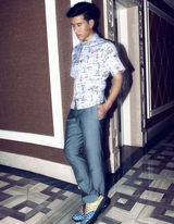 组图：蒲巴甲英伦写真出炉 变身“高富帅”