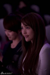 组图：施艳飞加盟网剧《杜拉拉》笑容甜美