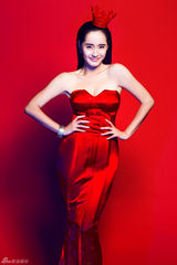 王智红太狼主题写真打造女王气场