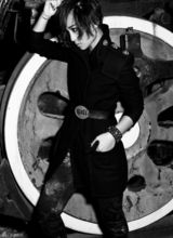 组图：周笔畅拍摄欧范颓废风大片 演绎黑白风情