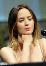 组图：囧瑟夫与艾米丽-布朗特出席漫展