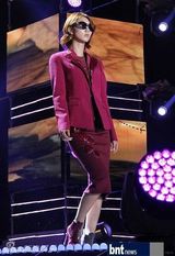 组图：EXO-K成员与2AM郑珍云等亮相T台秀