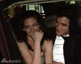 高清组图：“暮光”情侣帕丁森斯图尔特激吻图曝光