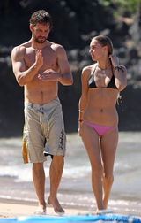 组图：盘点保罗-沃克与小女友贾斯敏恩爱瞬间