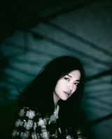 组图：姚晨登封面从容淡定 只想做有担当的女人