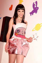 组图：吴克群为演唱会练腹肌 自认努力中不怕被定型