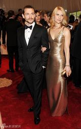 组图：美国时装学院庆典举行 众明星红毯竞艳