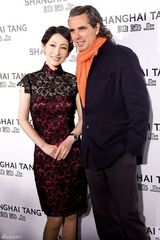 组图：秦海璐出席时尚秀 复古旗袍展现东方美