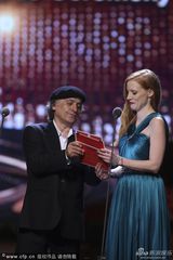 组图：马素米与查斯坦为《信赖》颁最佳编剧