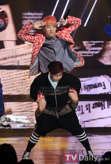 组图：《M Countdown》FTIsland回归荣获第一