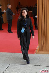 组图：邵逸夫追思会金色布置 不接受花篮花圈