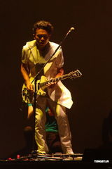 组图：苏打绿小巨蛋激情开唱 Ella现身上台秀舞姿