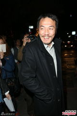 组图：陆川戴立忍曾宝仪等现身张震婚礼