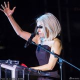 组图：GaGa伤后首次公开亮相 振臂支持同性恋