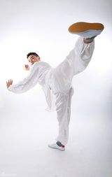 组图：《太极》袁晓超写真曝光 年轻版宗师武打卖萌