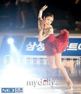 组图：韩国冰上公主金妍儿退役办纪念表演